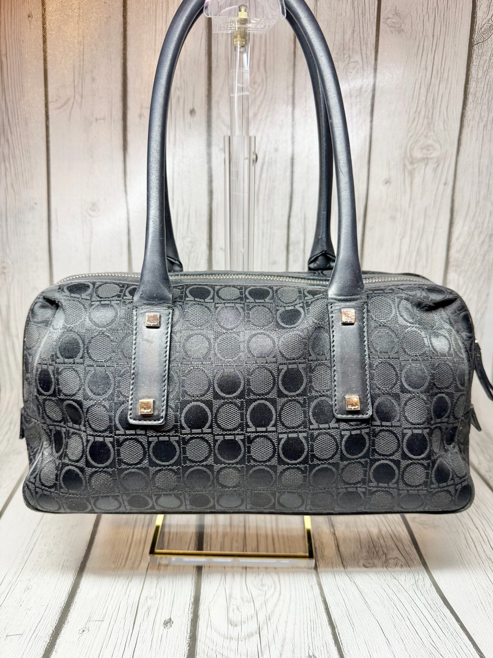 PRE LOVED Vintage Black Salvatore Ferragamo Gancio Shoulder Bag